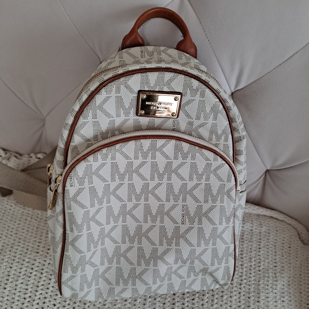 *Flash sale!Michael Kors Backpack